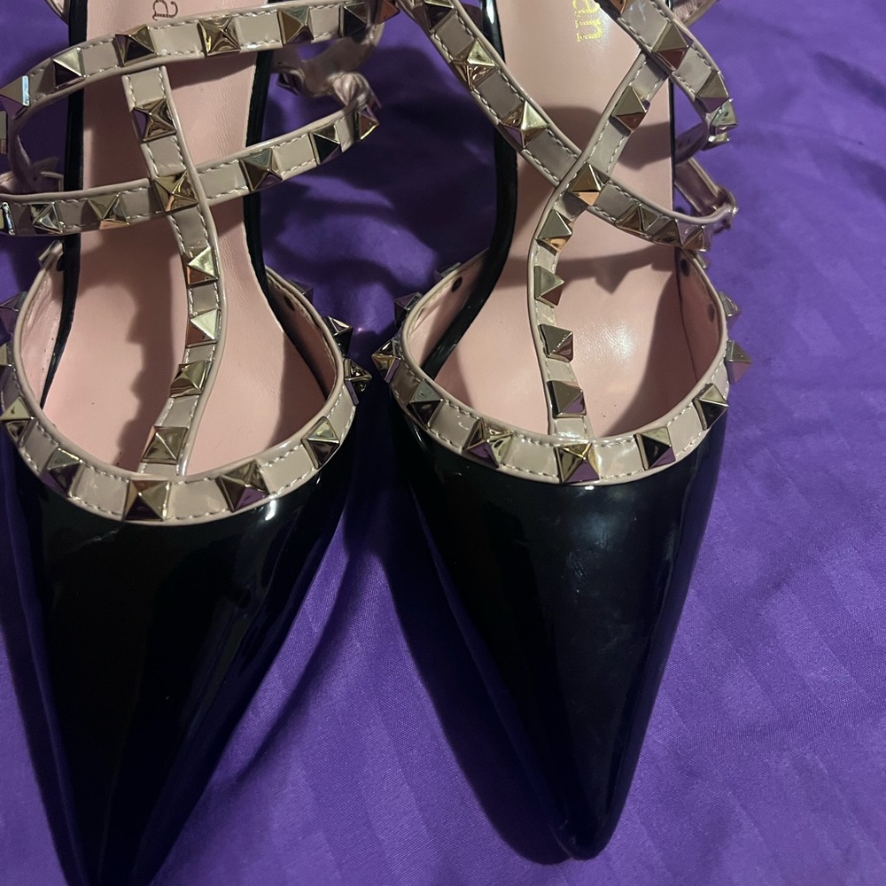 Eloshman High Heel
